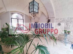 Casa indipendente in vendita