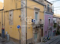 Casa indipendente in vendita
