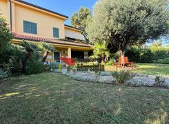 Casa Bi/Trifamiliare in vendita