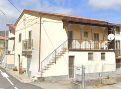 Casa indipendente in vendita