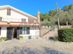 Casa indipendente in vendita