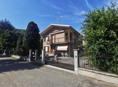Casa indipendente in vendita
