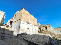 Casa indipendente in vendita