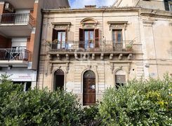 Casa indipendente in vendita