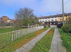 Casa indipendente in vendita