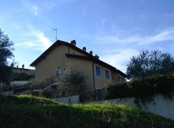 Casa indipendente in vendita