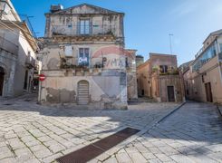 Casa indipendente in vendita