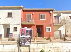 Casa indipendente in vendita