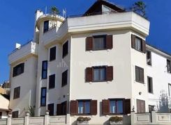 Casa indipendente in vendita