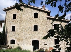 Casa indipendente in vendita