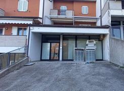 Negozio/Locale commerciale in vendita
