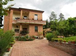Casa indipendente in vendita