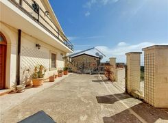 Casa indipendente in vendita