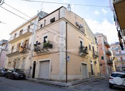Casa indipendente in vendita