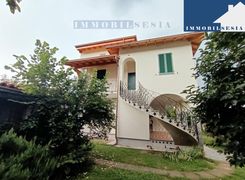 Casa indipendente in vendita