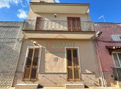 Casa indipendente in vendita