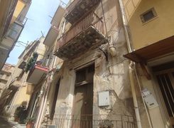 Casa indipendente in vendita