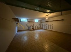 Box/posto auto in affitto