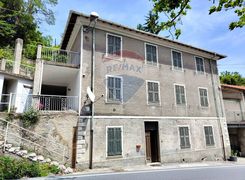 Casa Bi/Trifamiliare in vendita