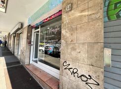 Negozio/Locale commerciale in affitto