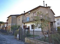 Casa indipendente in vendita
