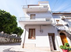 Casa indipendente in vendita