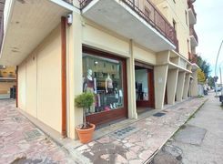 Negozio/Locale commerciale in vendita