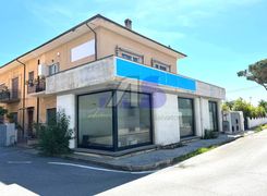 Negozio/Locale commerciale in vendita