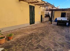 Casa indipendente in vendita
