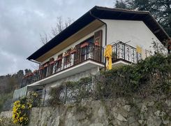 Casa indipendente in vendita
