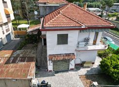 Casa indipendente in vendita