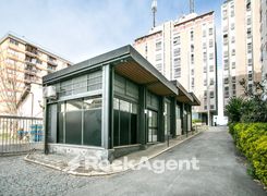 Negozio/Locale commerciale in affitto