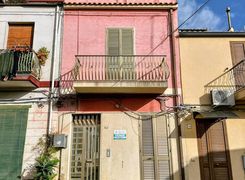 Casa indipendente in vendita