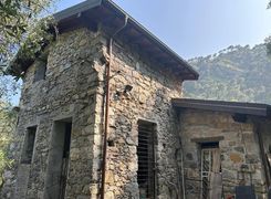 Casa indipendente in vendita