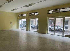 Negozio/Locale commerciale in affitto