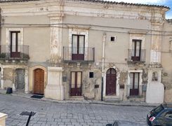 Casa indipendente in vendita