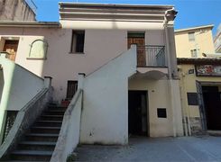 Trilocale in vendita