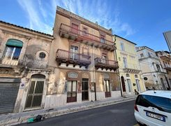 Casa indipendente in vendita