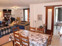 Casa indipendente in vendita