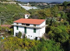 Casa indipendente in vendita