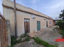 Casa indipendente in vendita