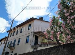 Casa indipendente in vendita