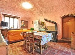 Casa indipendente in vendita