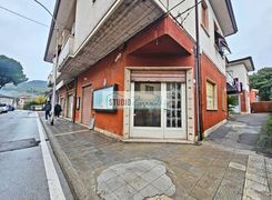 Negozio/Locale commerciale in vendita