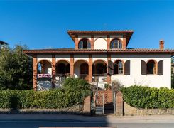 Casa Bi/Trifamiliare in vendita