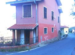 Casa indipendente in vendita