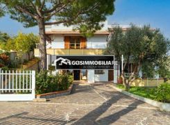 Casa Bi/Trifamiliare in vendita