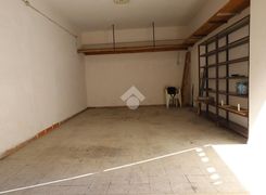 Box/posto auto in affitto