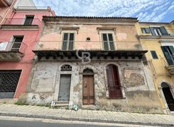 Casa indipendente in vendita