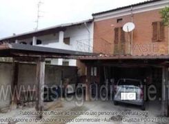Casa indipendente in vendita